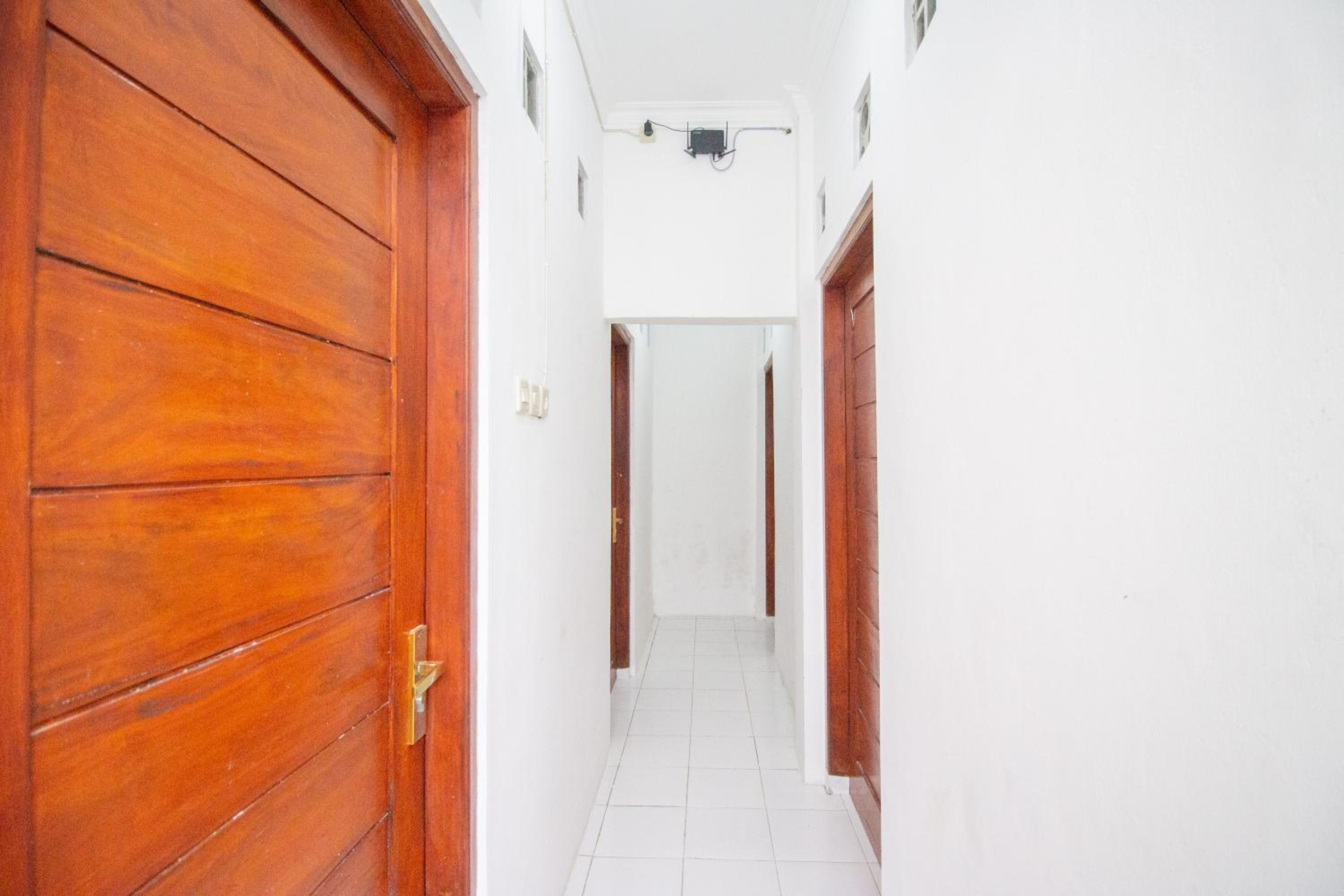 OYO 3707 Halona Guesthouse 29/50