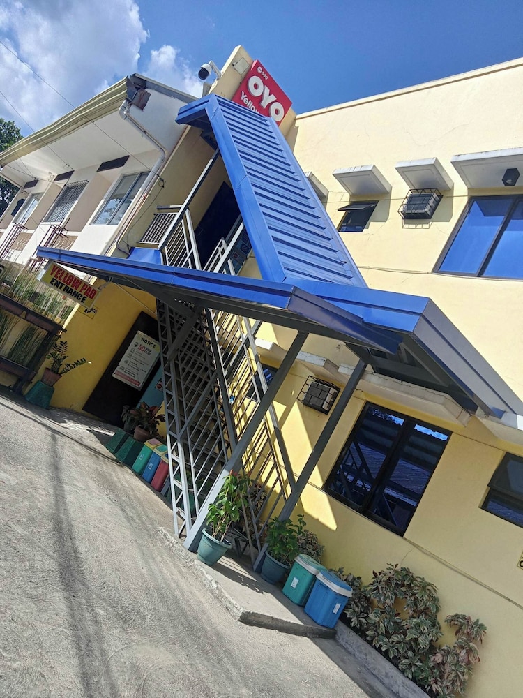 Yellow Pad Hotel 2/16