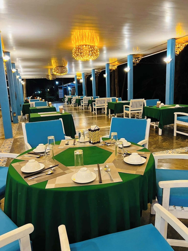 Lang Co Beach Resort 30/50