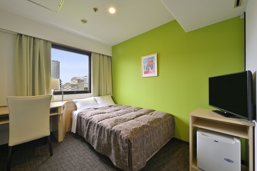 SEMI ROOM, SEMI DOUBLE BED