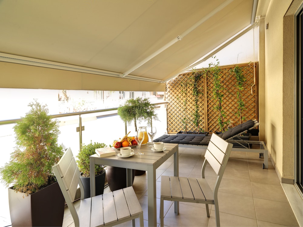 Phidias Piraeus Hotel 54/64
