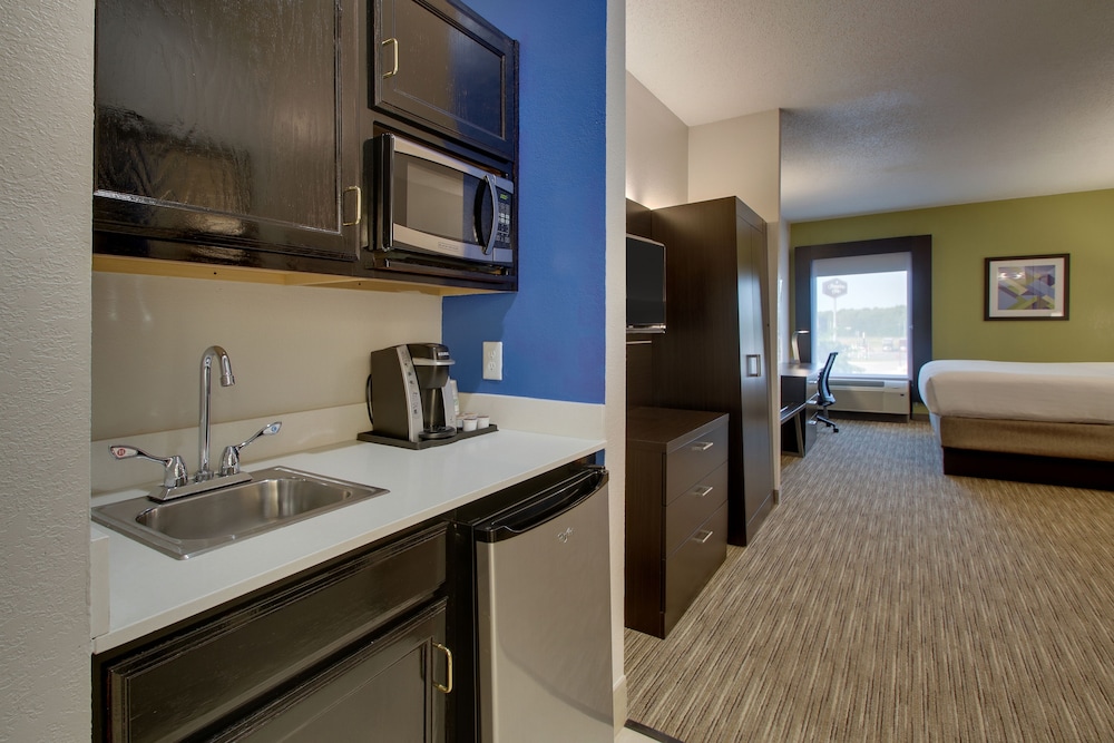 Holiday Inn Express Suites Lebanon 47/57