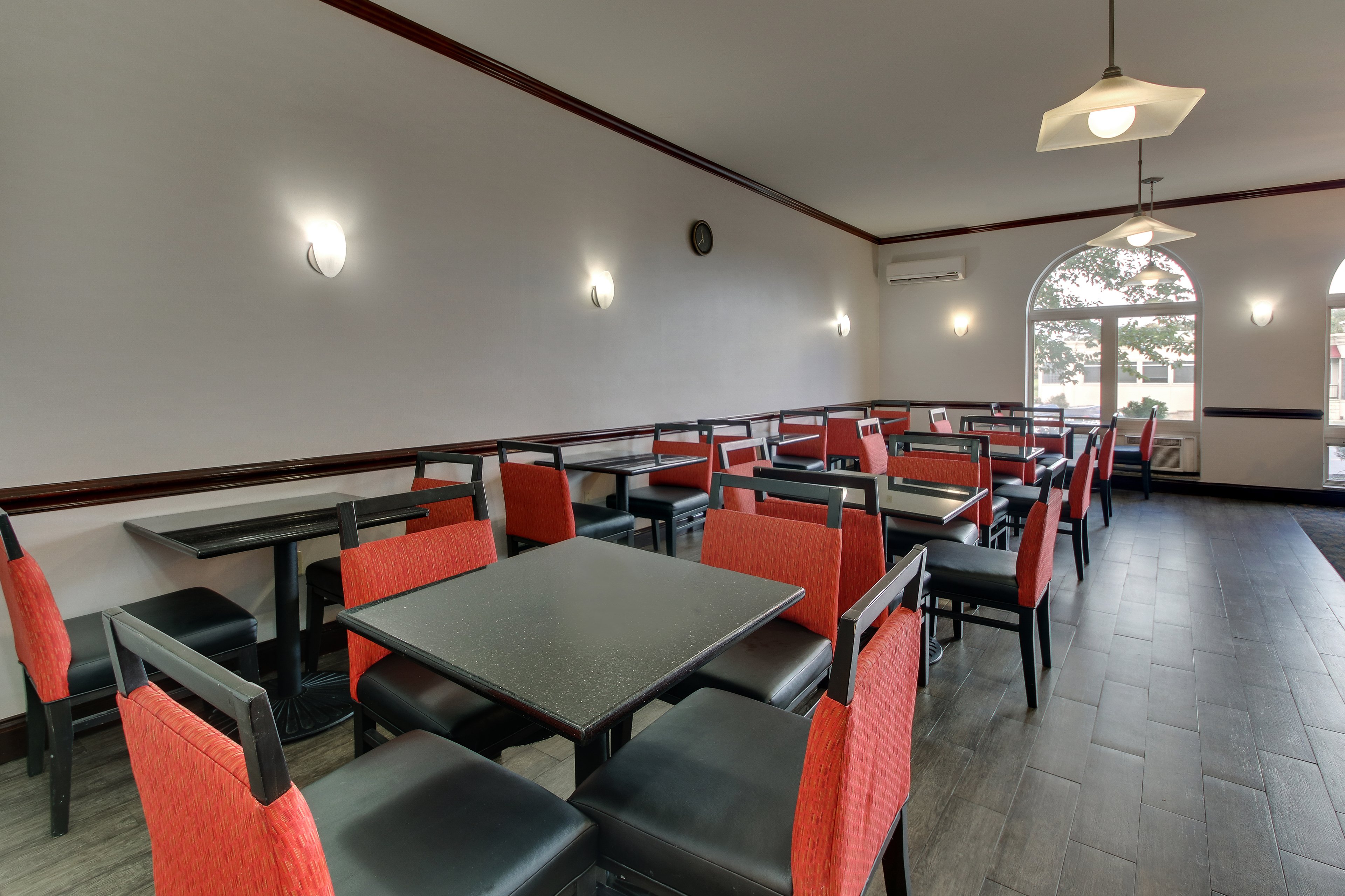 Holiday Inn Express And Suites Allentown West Ex Bw Plus Allentown Inn Suites 40/52