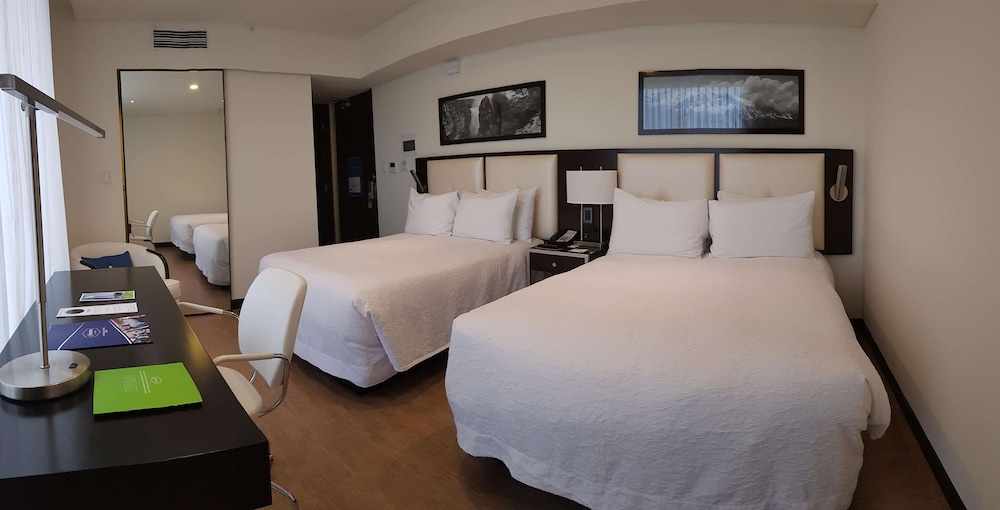 Hampton By Hilton Santa Cruz Equipetrol 16/56