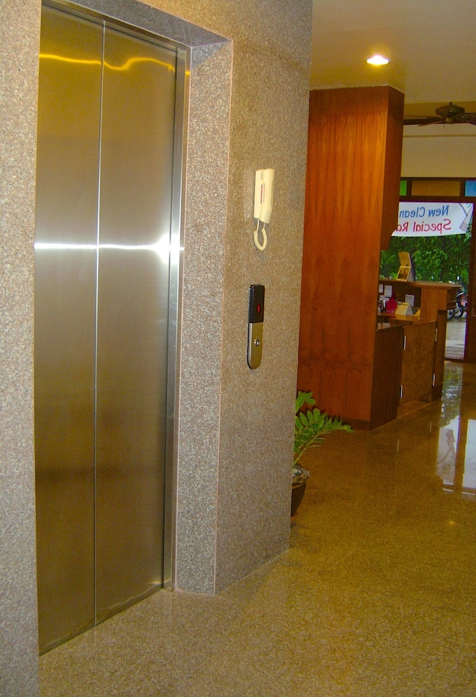 Orchid Garden Hotel 18/64