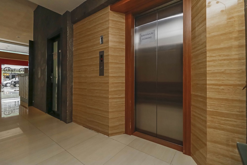 RedDoorz Plus Grand Populer Hotel (ex Nida Rooms Makassar Sulawesi) 2/33