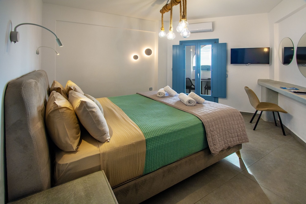 Aegean Blue Suites 53/99