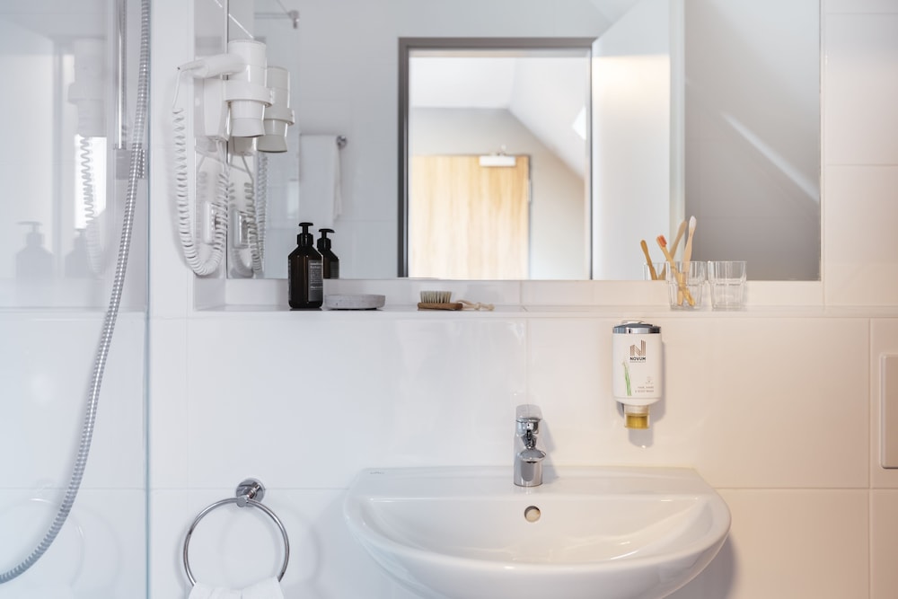 Garner Hotel Stuttgart - Zuffenhausen By IHG 23/61