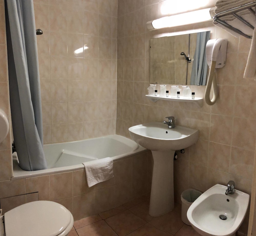 Hotel Busby 33/76