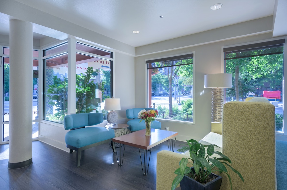 The Belltown Inn 39/62