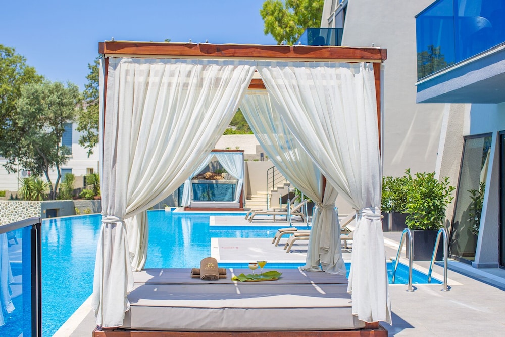 Orka Cove Hotel Penthouse & Suites - Adults Only in FETHIYE