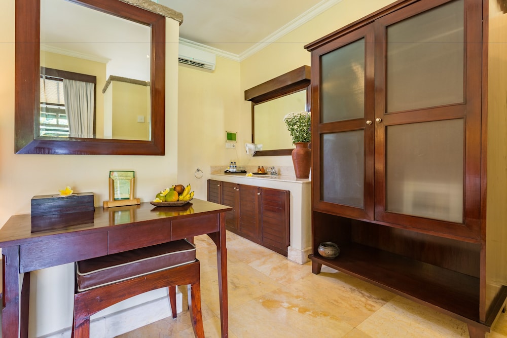 Aniniraka Resort And Spa 61/63