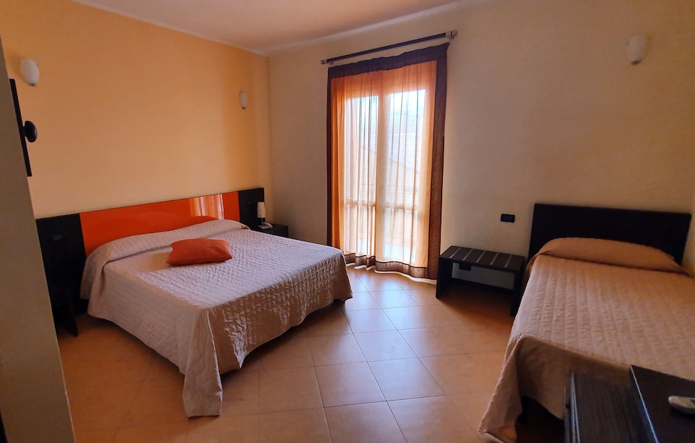 COMFORT, DOUBLE OR TWIN BED