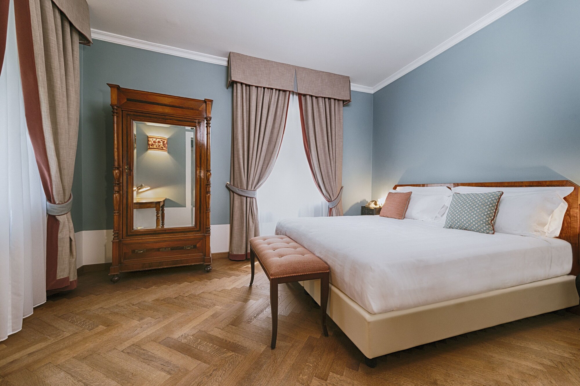 COMFORT, DOUBLE BED