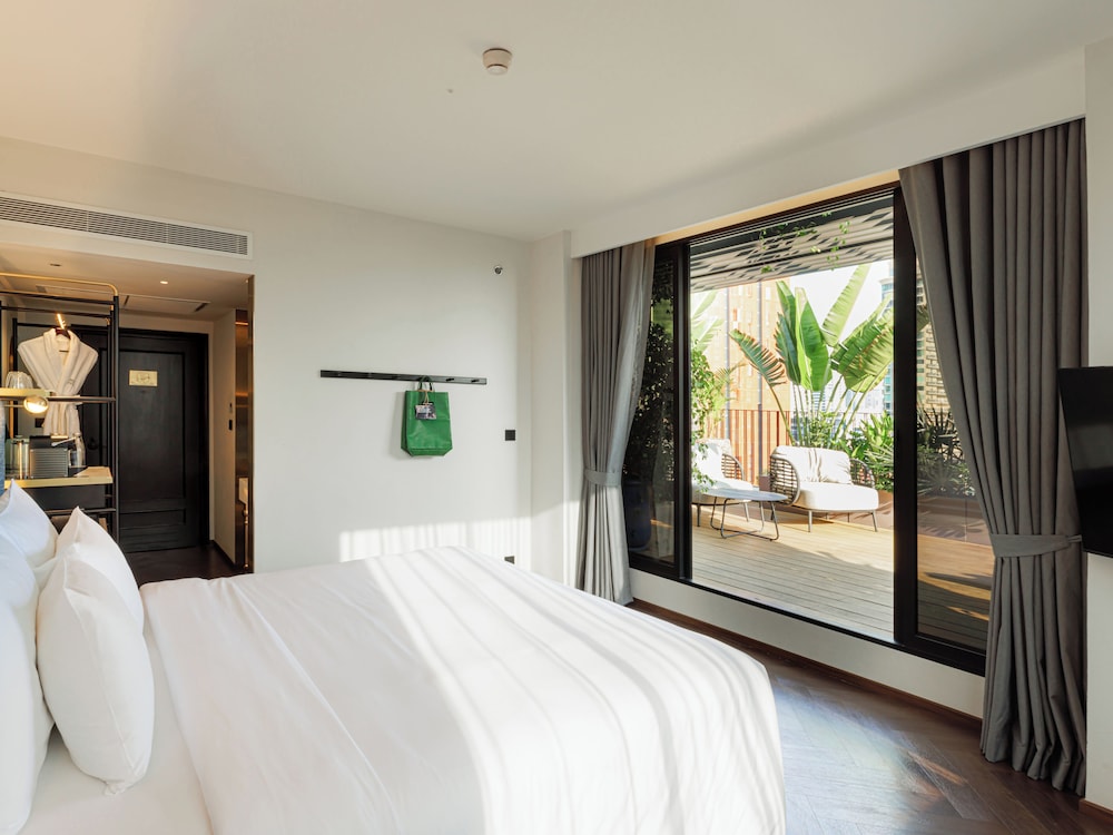 Sky, King Bed, Terrace