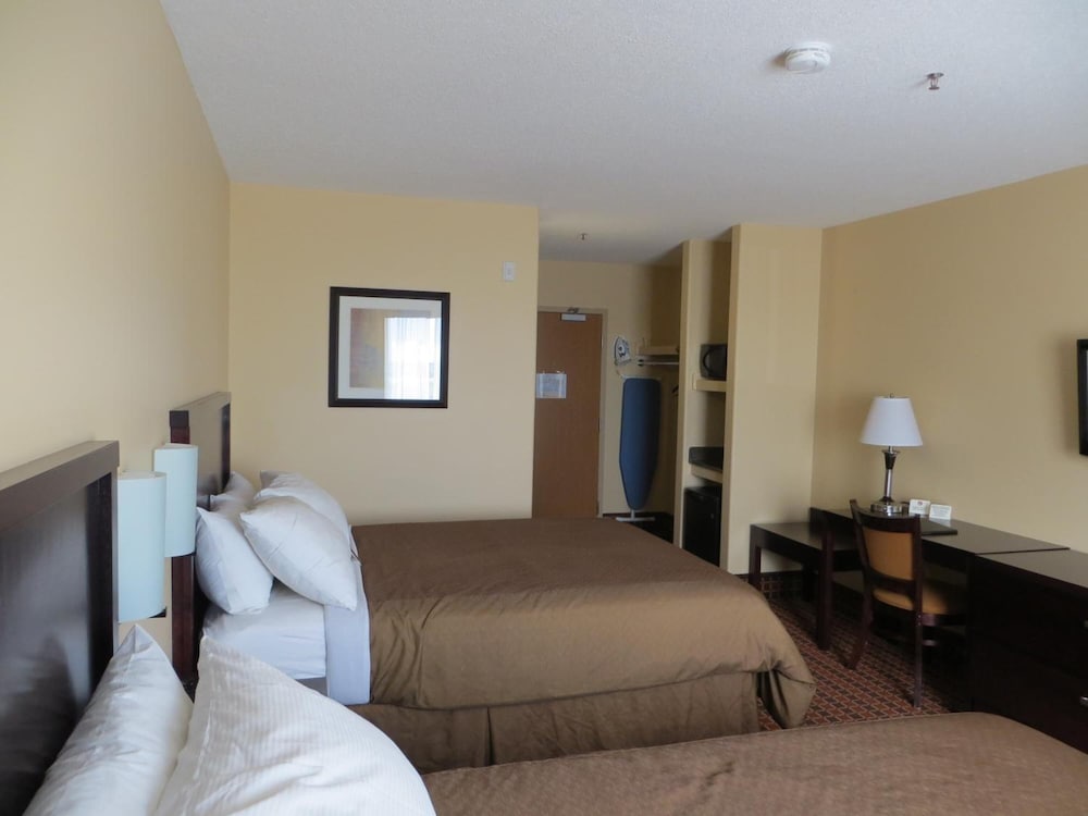 Poplar Tree Inn 3/35