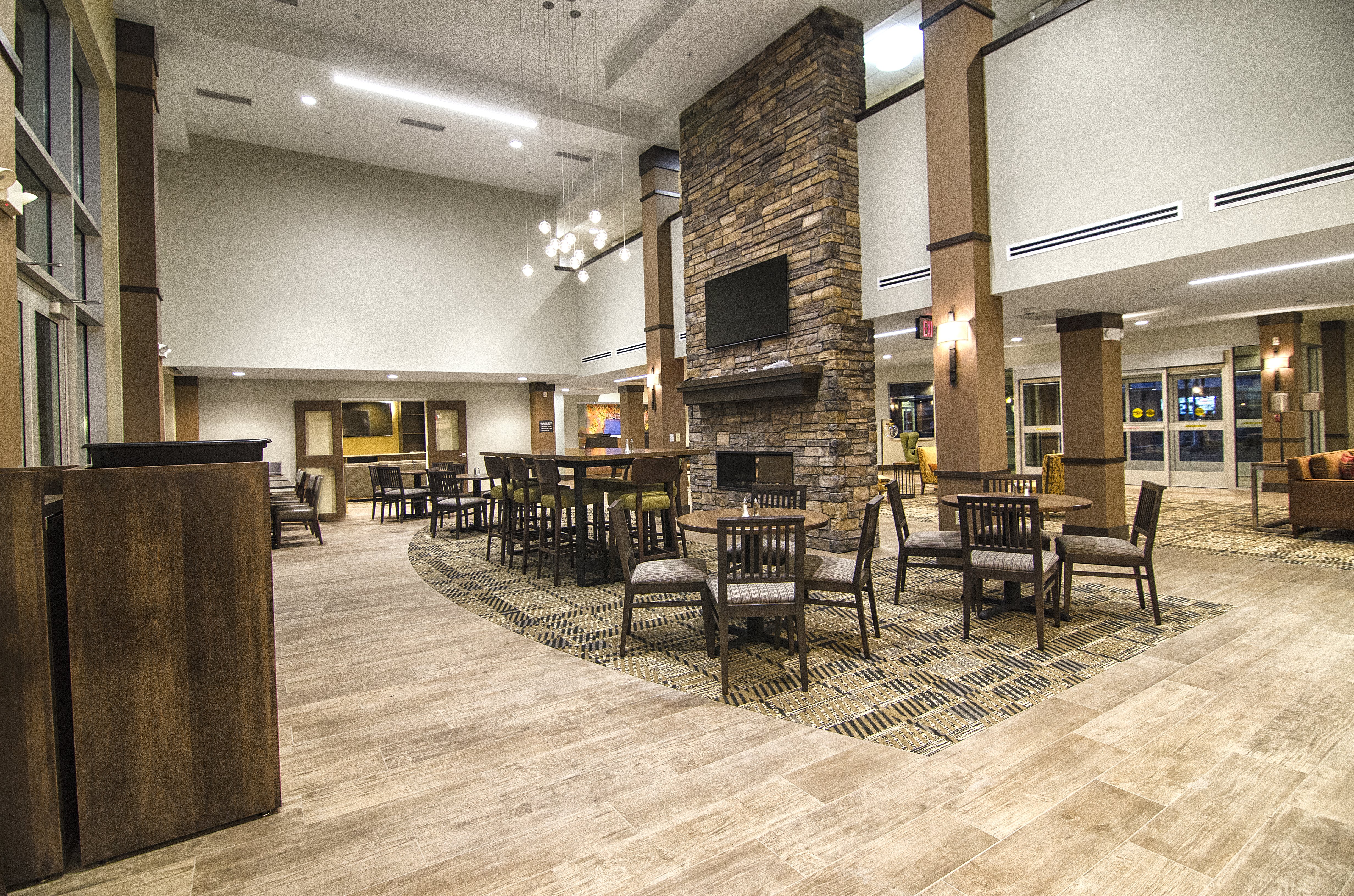 STAYBRIDGE SUITES MARQUETTE 73/82