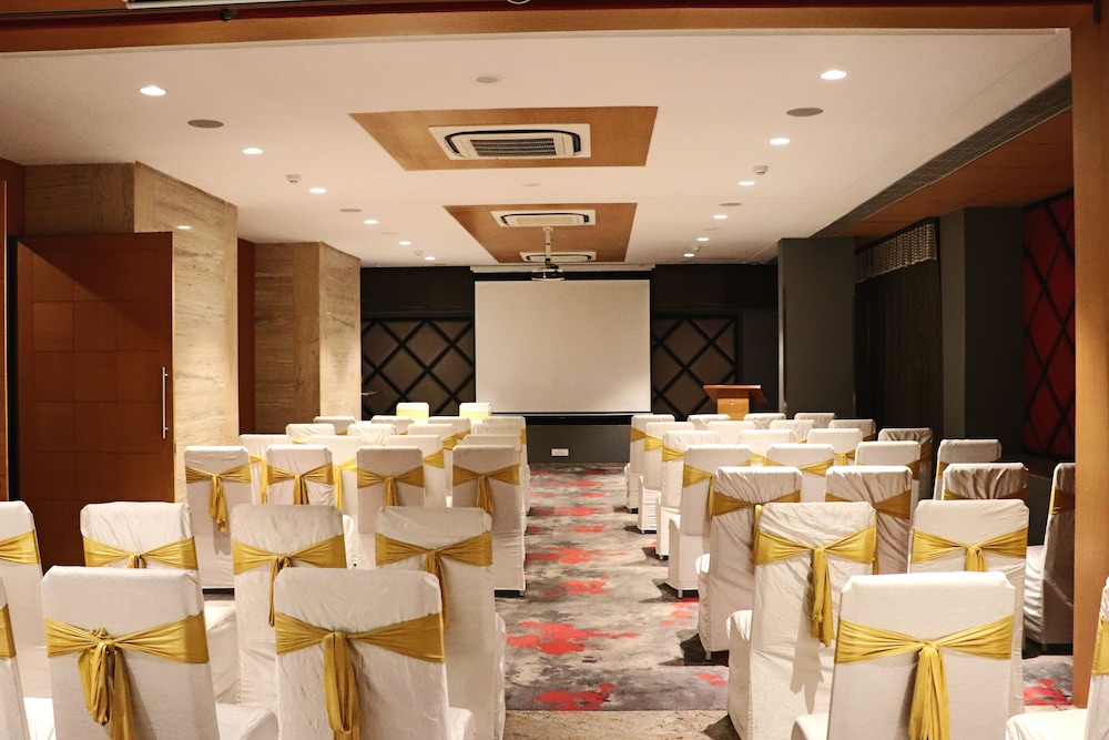 Crimson Park Shree Kanak Udaipur 38/50