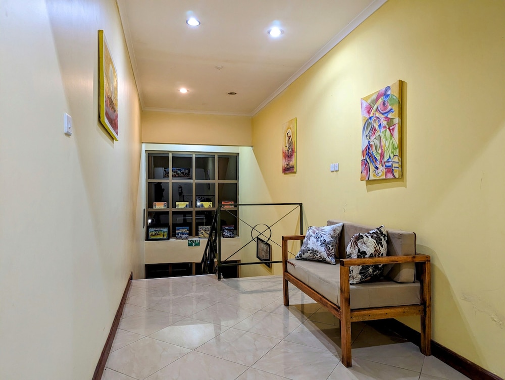Mvuli Hotel 34/64