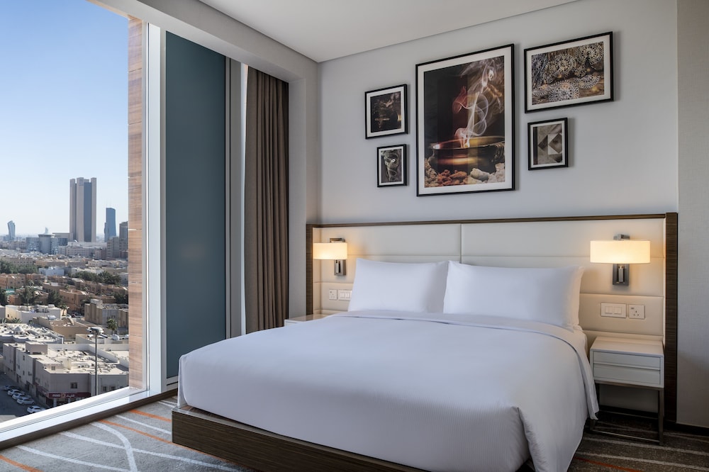 Junior Suite, King Bed, Kitchenette