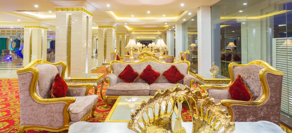 The Grand Kandyan Hotel 44/70
