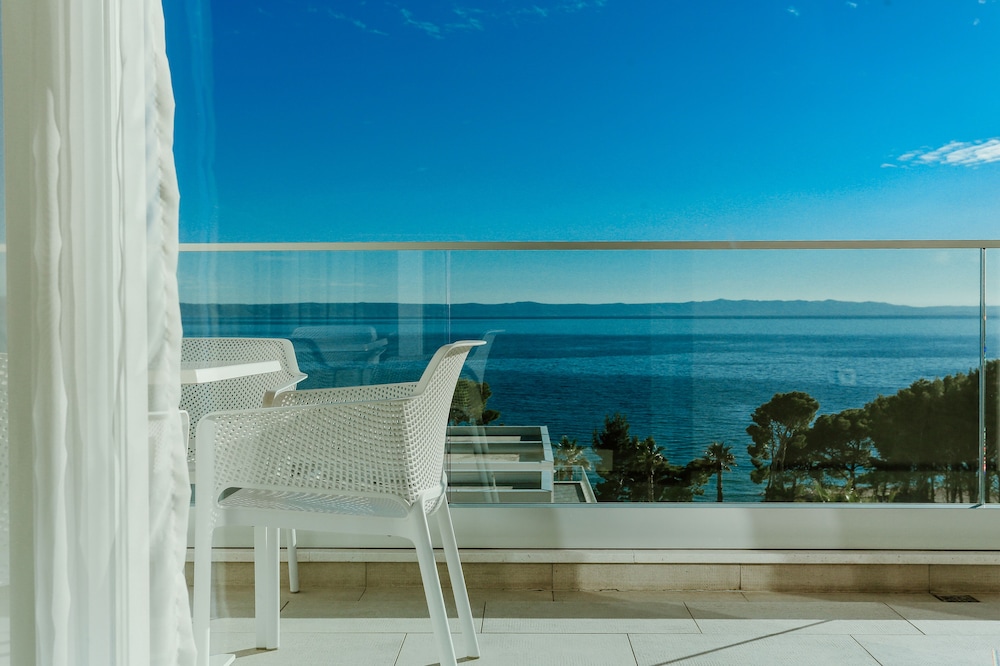Romana Beach Resort 65/66
