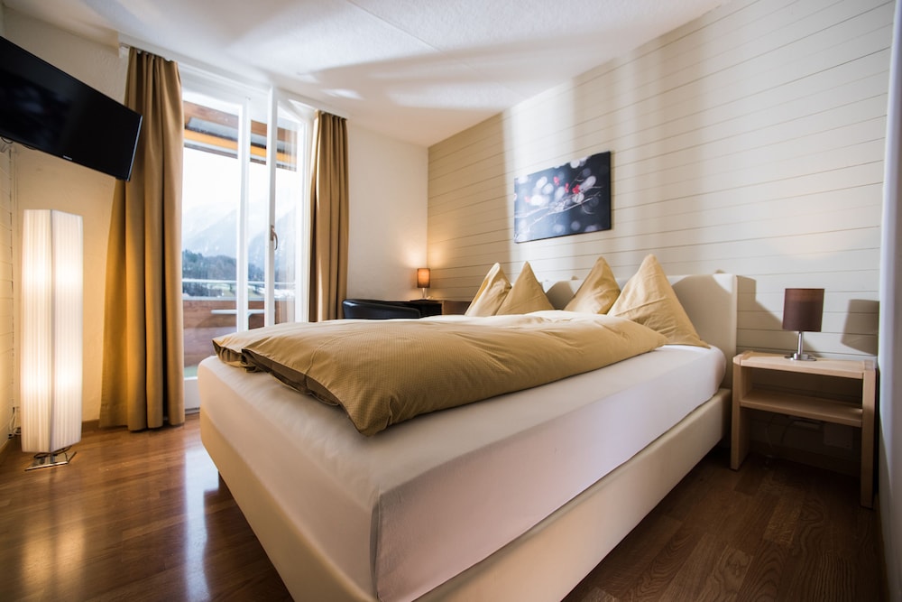 Jungfrau Hotel 12/54
