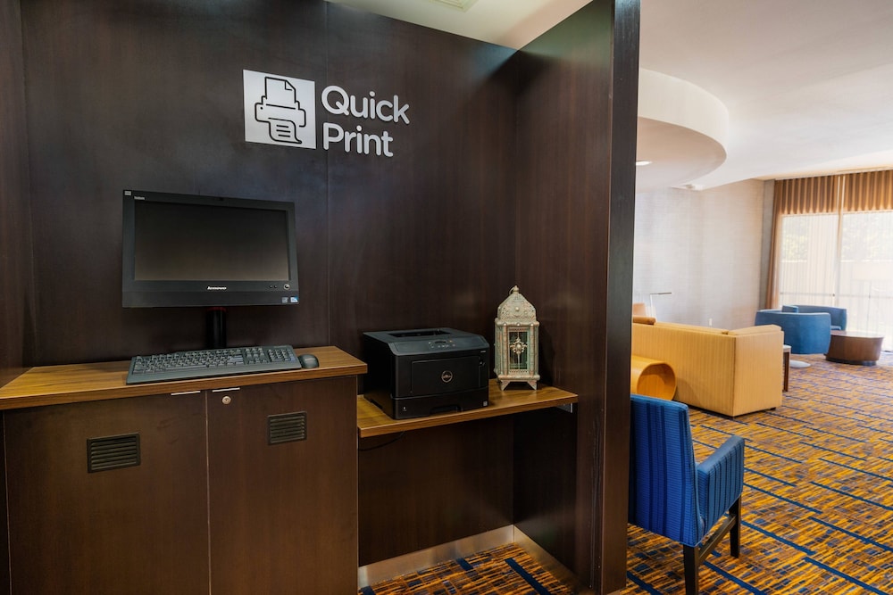 Courtyard by Marriott Kingston 40/50