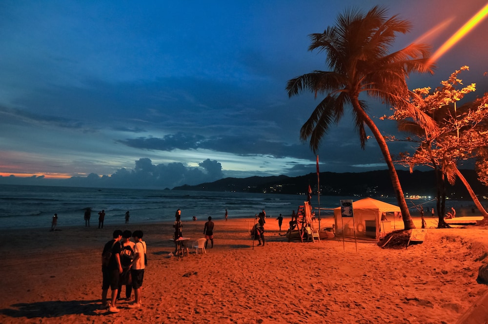 Glur Phuket Patong Beach 56/64