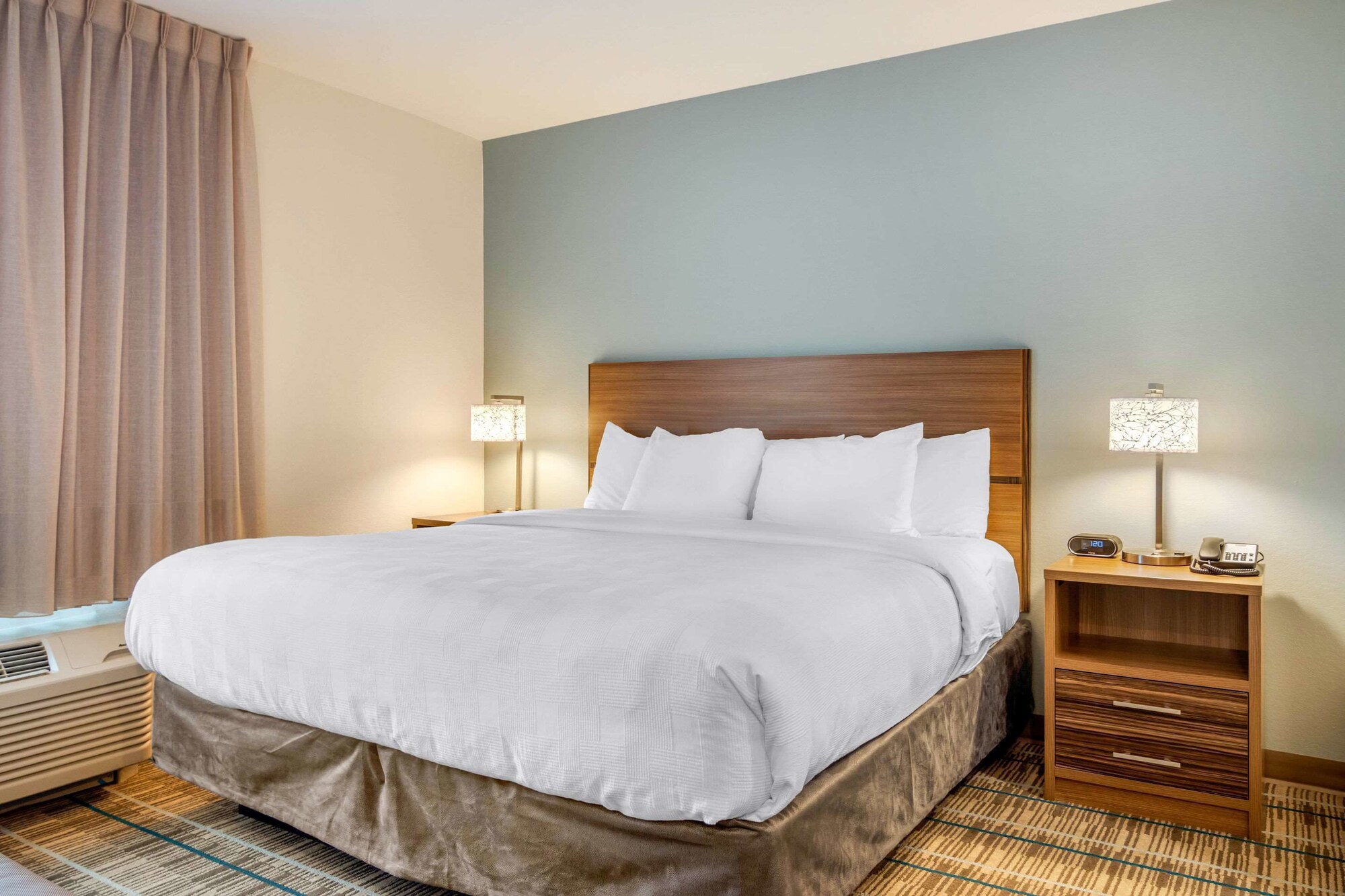 Efficiency, Suite, King Bed, Sofa