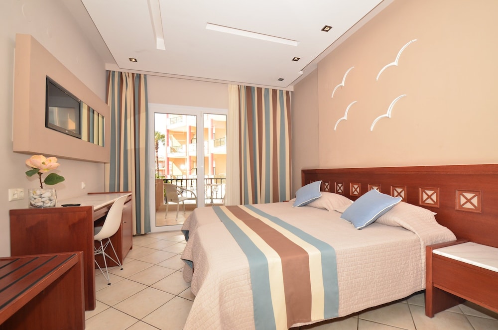 Evilion Sea And Sun Hotel 12/78