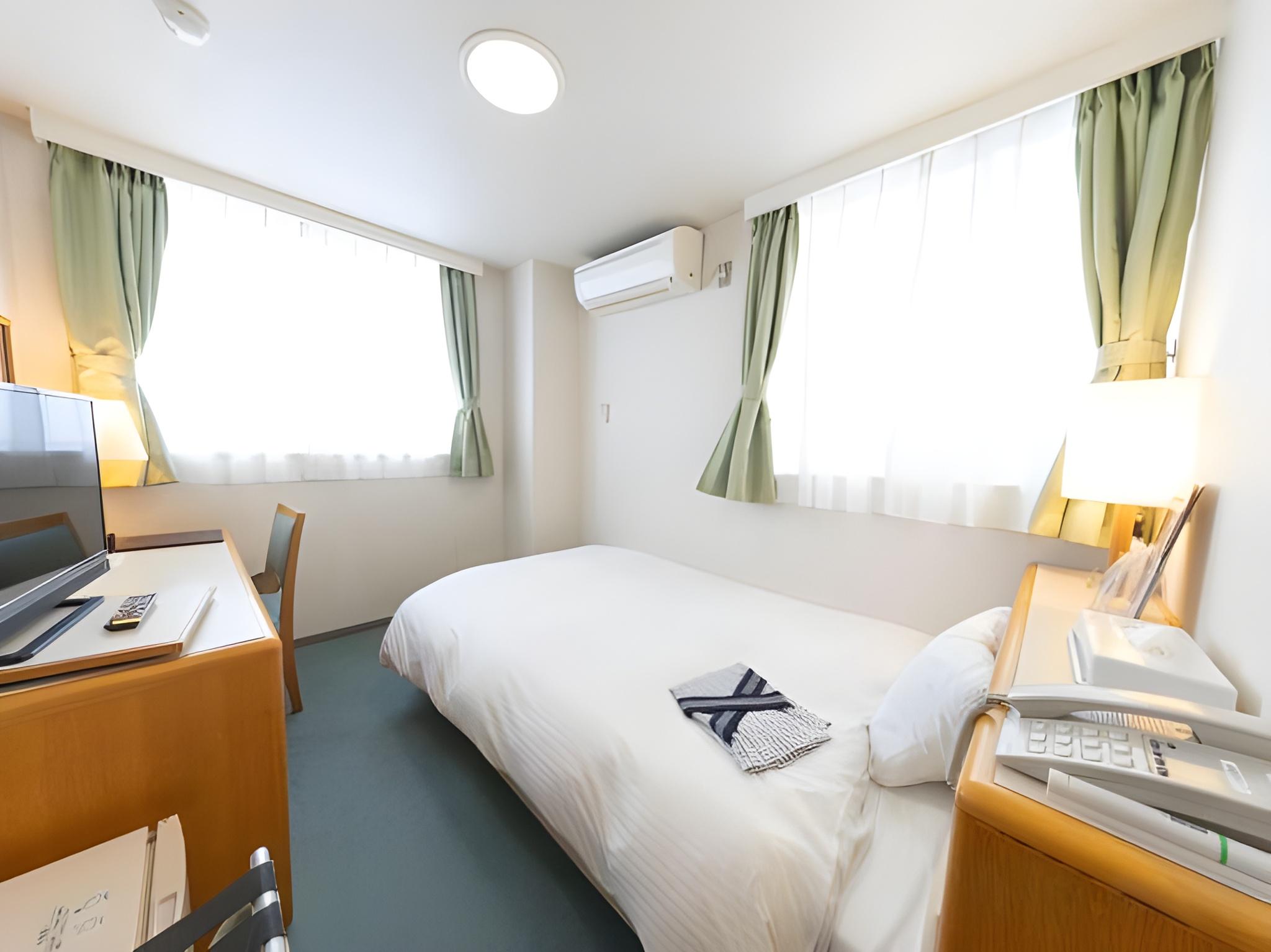 Semi Room, Double Bed, Smoking