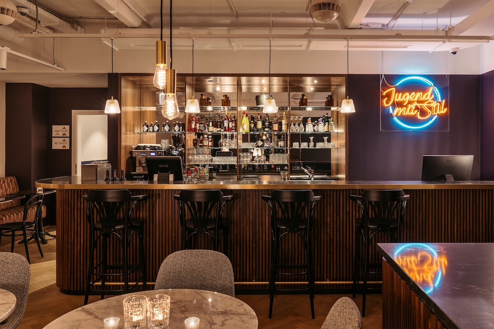 Hotel Schani Salon 38/48
