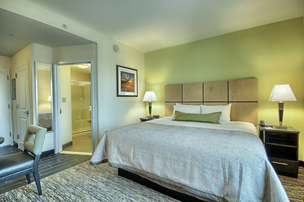 CANDLEWOOD SUITES COLUMBUS - GROVE CITY 9/40