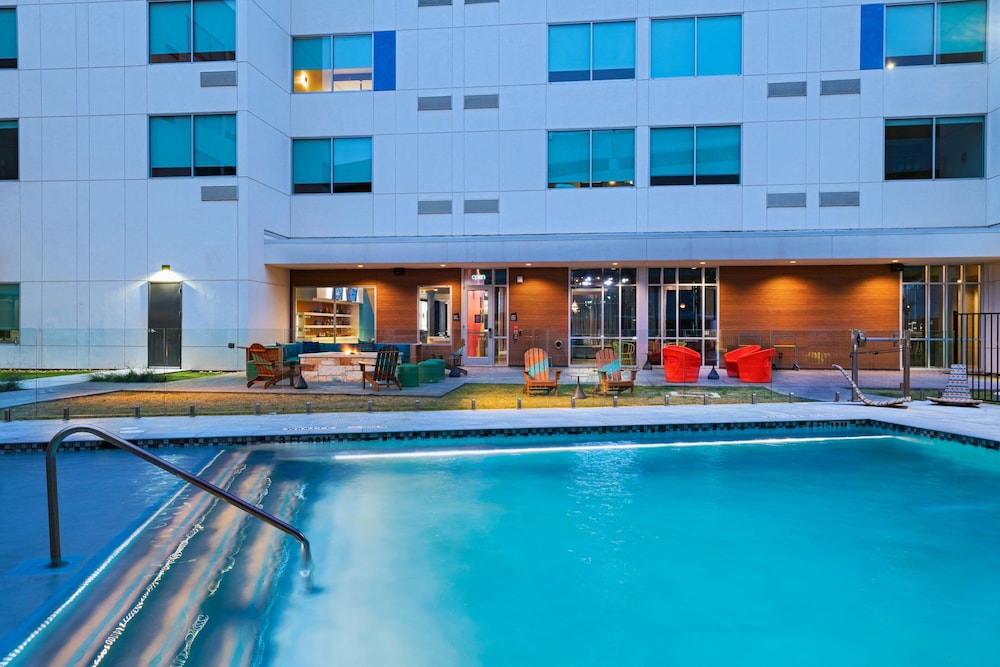 Aloft Austin Southwest 2/32