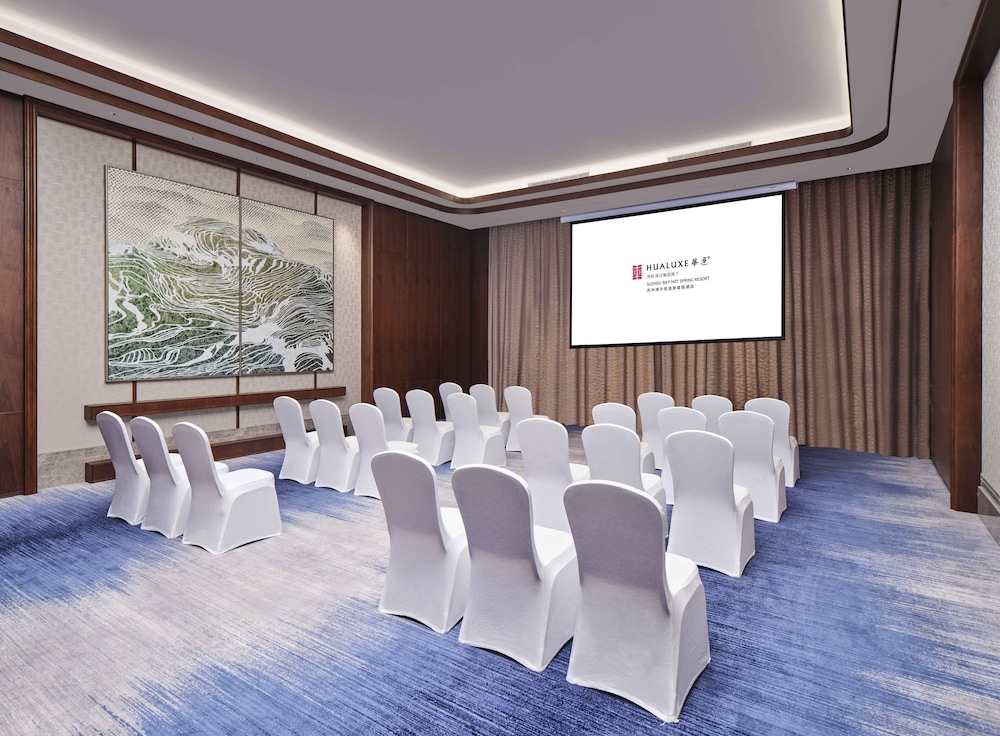 Hualuxe Suzhou Bay Hot Spring Resort 58/72