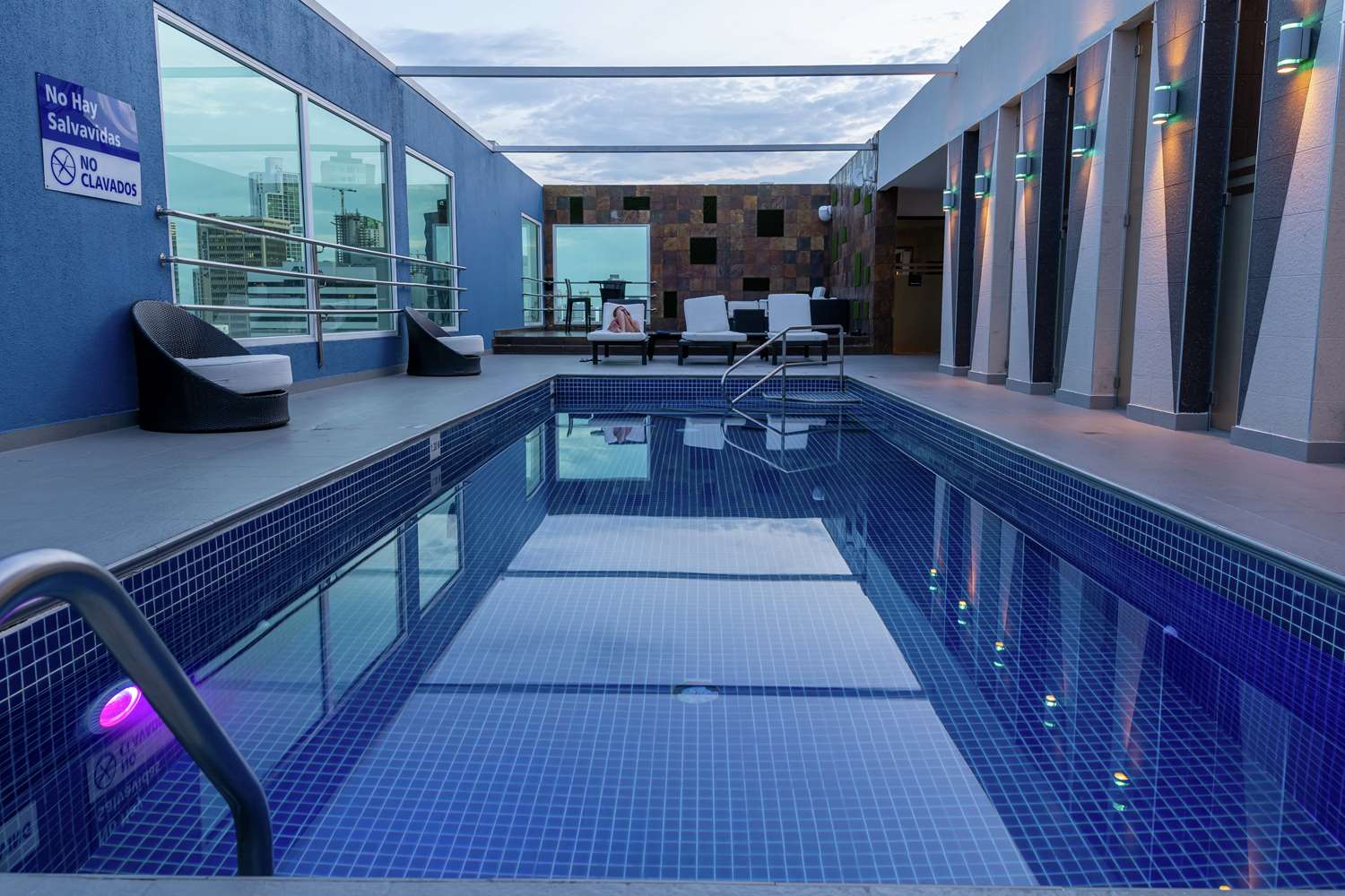 The District Hotel Panama 6/47