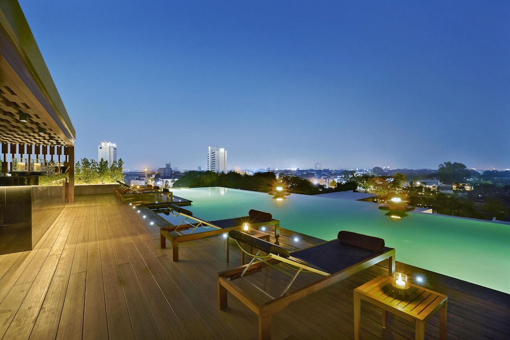Anantara Chiang Mai Serviced Suites 71/75