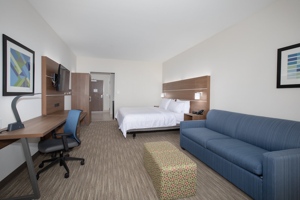 Holiday Inn Express & Suites Goodland I-70 30/45