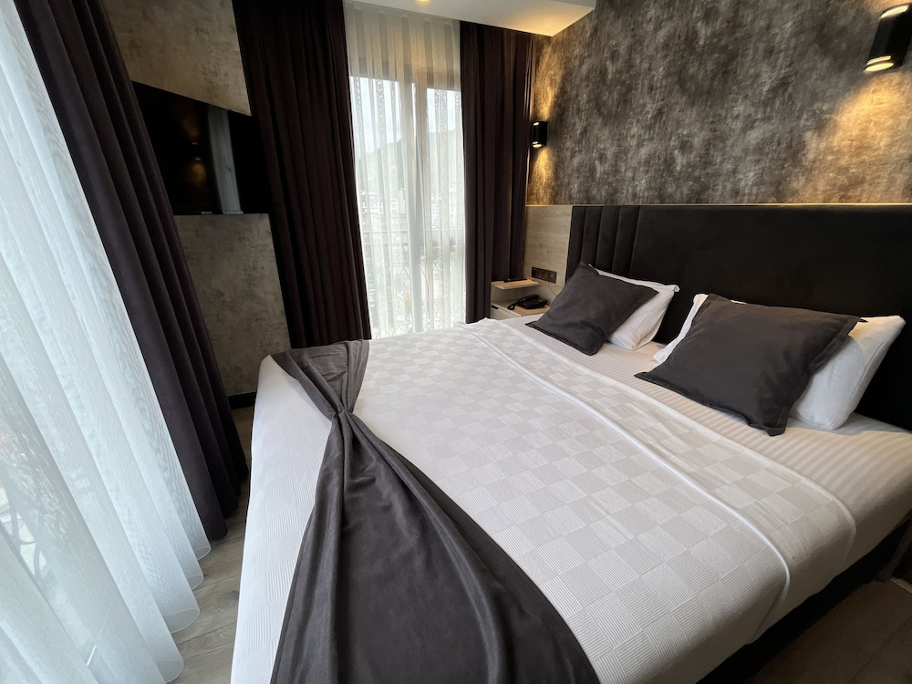 Avni Bey Otel 11/43