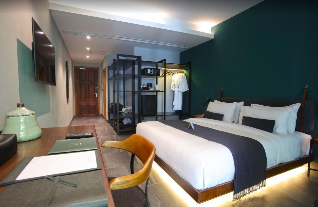 Room, King Bed, Sauna, Hot Tub
