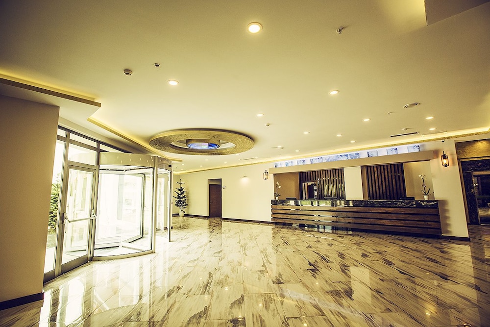 El Garden Hotel & Residence 6/33