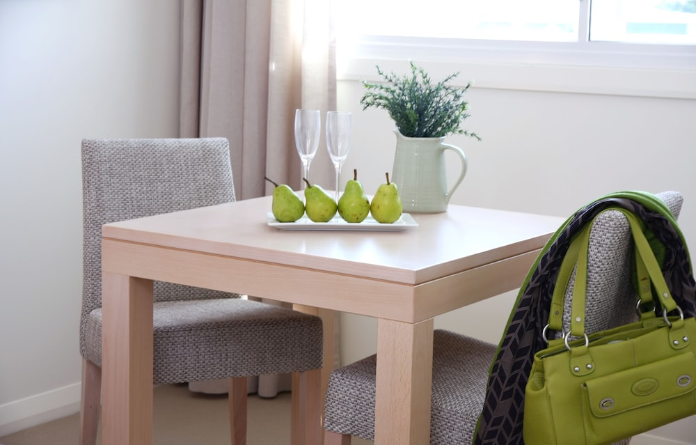 DOMAIN SERVICED APARTMENTS 34/52