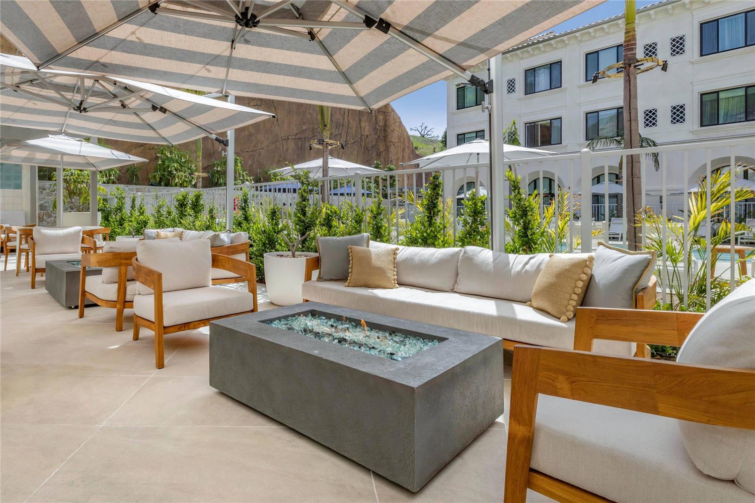 Cambria Hotel Calabasas - Malibu 8/15