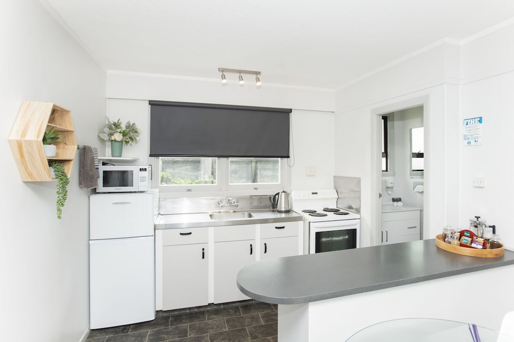 Waikanae Beach Motel 8/76