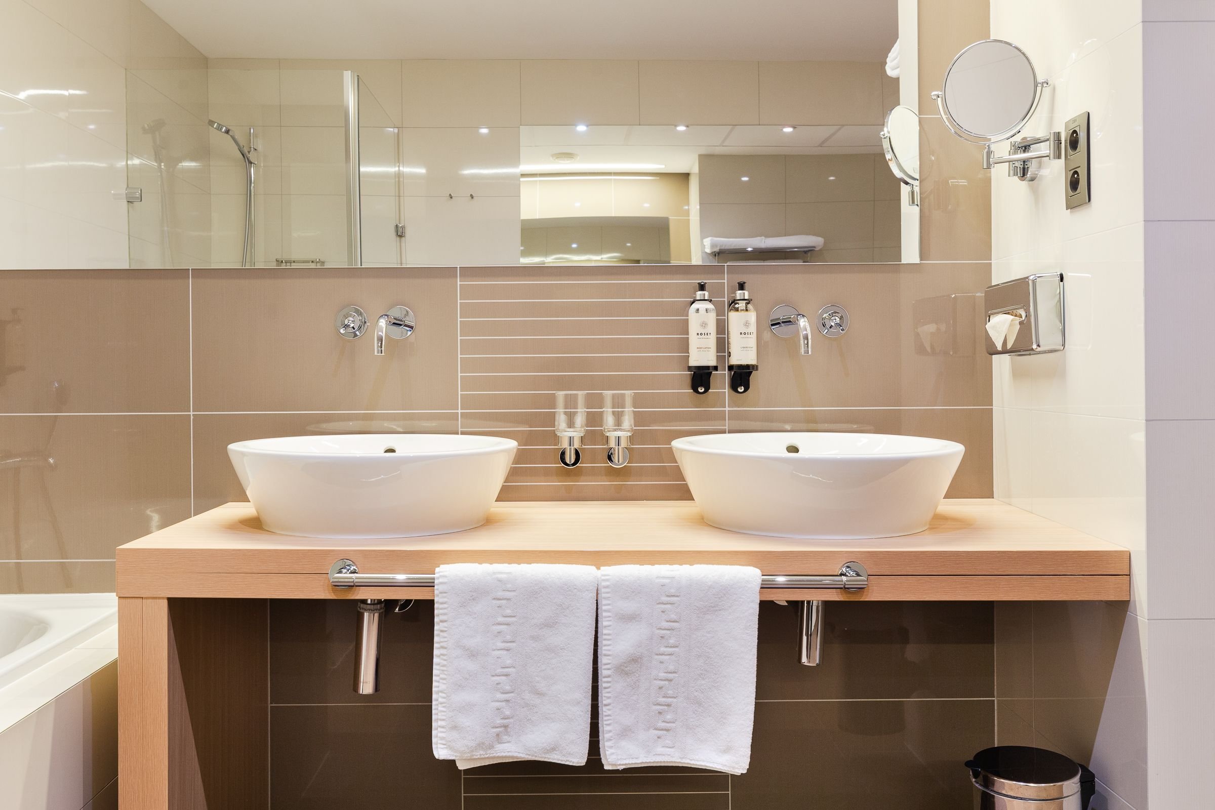 Roset Hotel & Residence 20/21