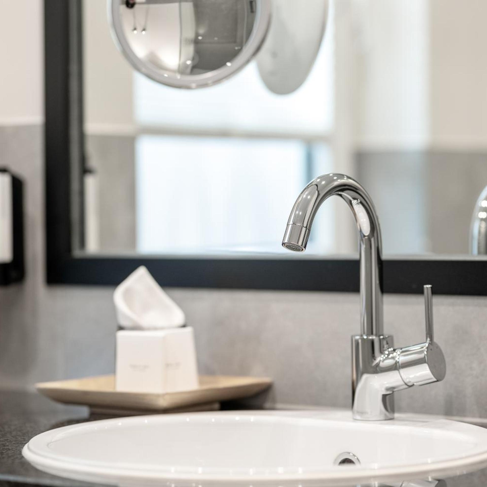 جناح، Seehotel Niedernberg - Das Dorf am See 6/6