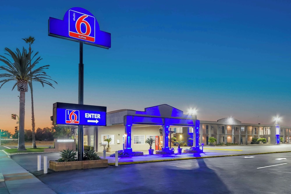 Studio6 Suites Madera, CA - Yosemite in MADERA - CA