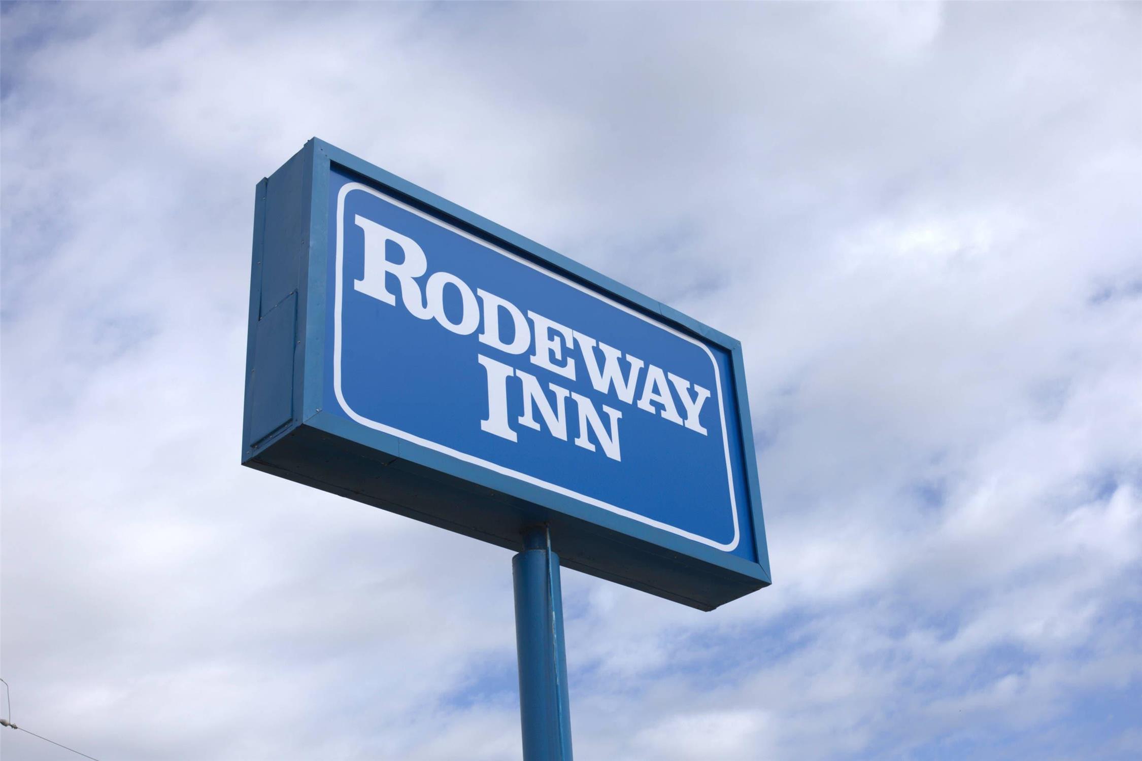 Rodeway Inn Livingston, TX 2/16