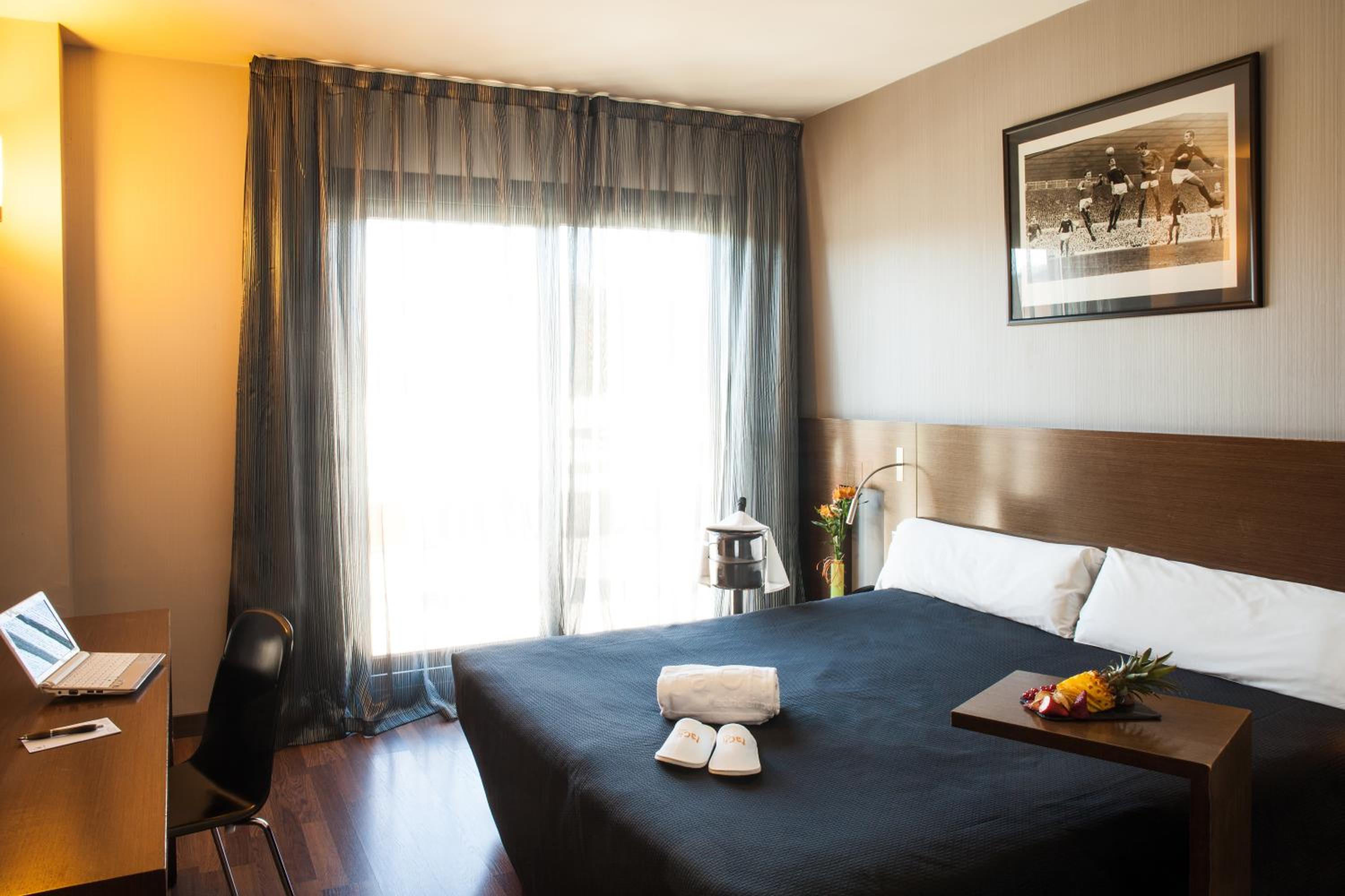 Comfort, Queen Bed